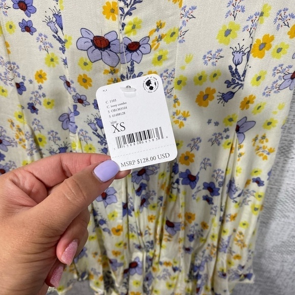 NWT free people it takes two floral wrap dress size XS - Picture 5 of 6